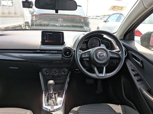 
								2018 MAZDA DEMIO 15S full									