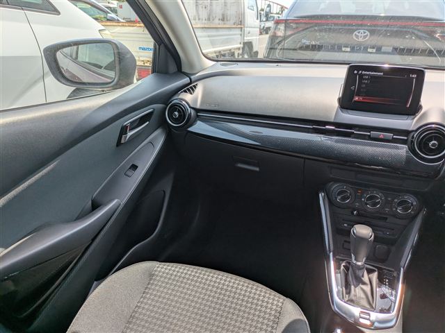 
								2018 MAZDA DEMIO 15S full									